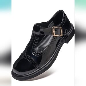 Patent black Mary Jane shoes